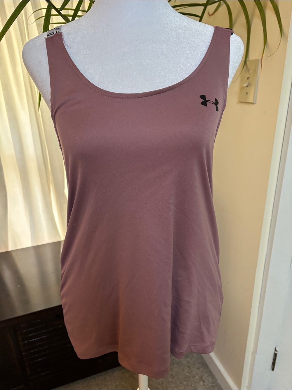 Under Armour Mauve Scoop Neck Heat Gear Performance Tank
